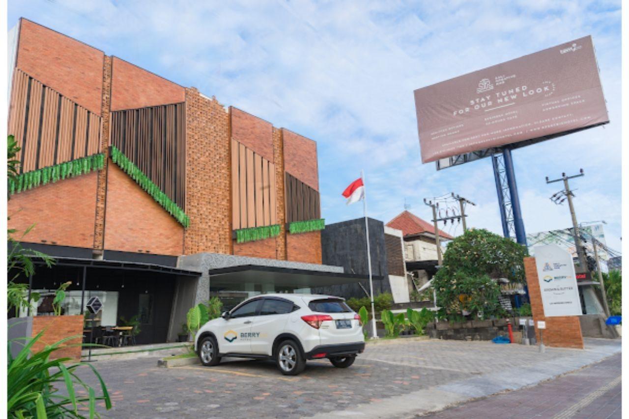 Berry Biz Hotel Seminyak  Bagian luar foto