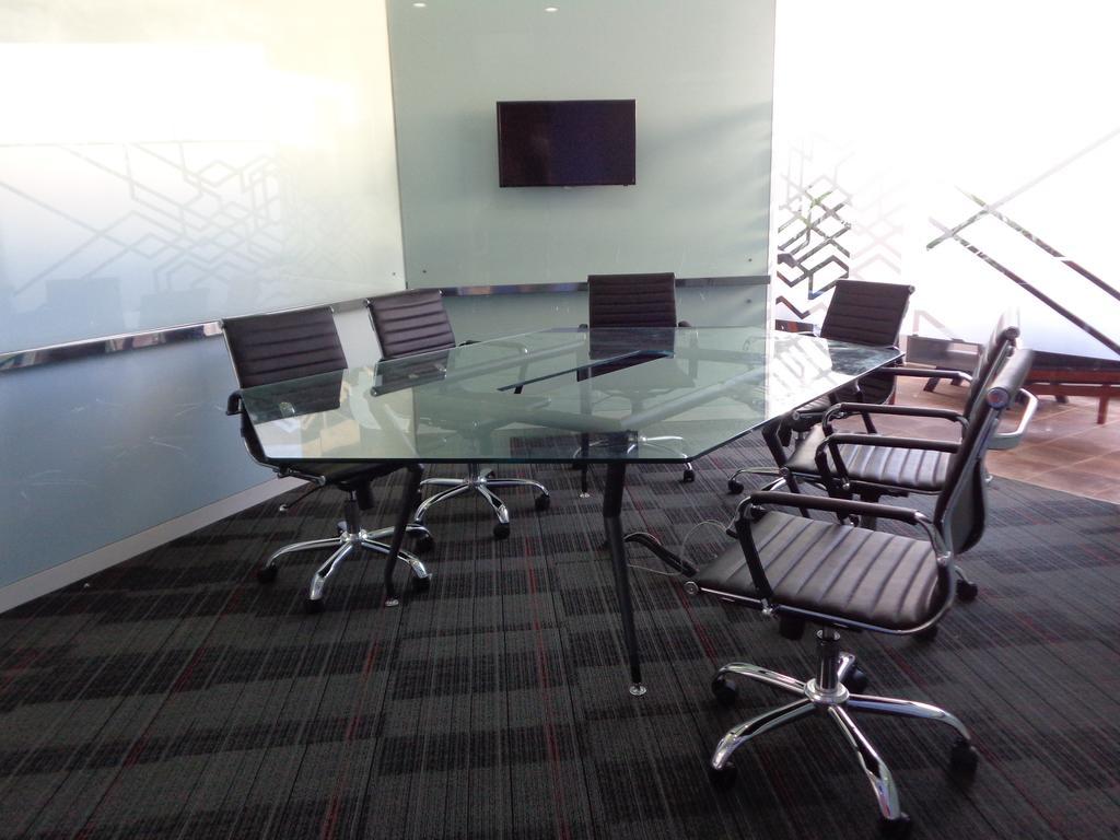 Berry Biz Hotel Seminyak  Bagian luar foto