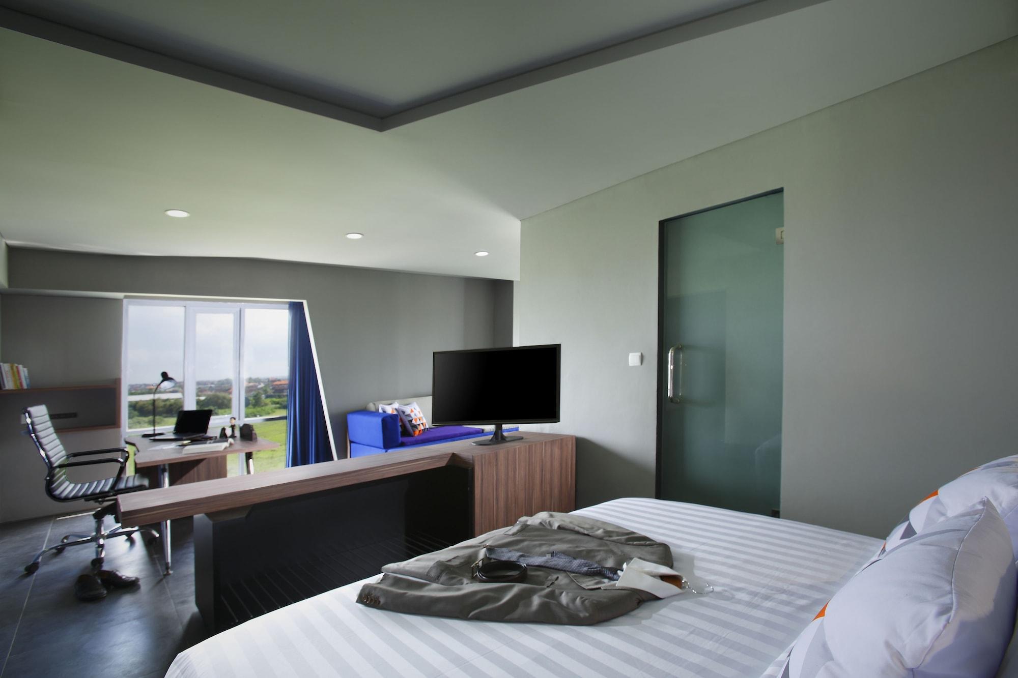 Berry Biz Hotel Seminyak  Bagian luar foto