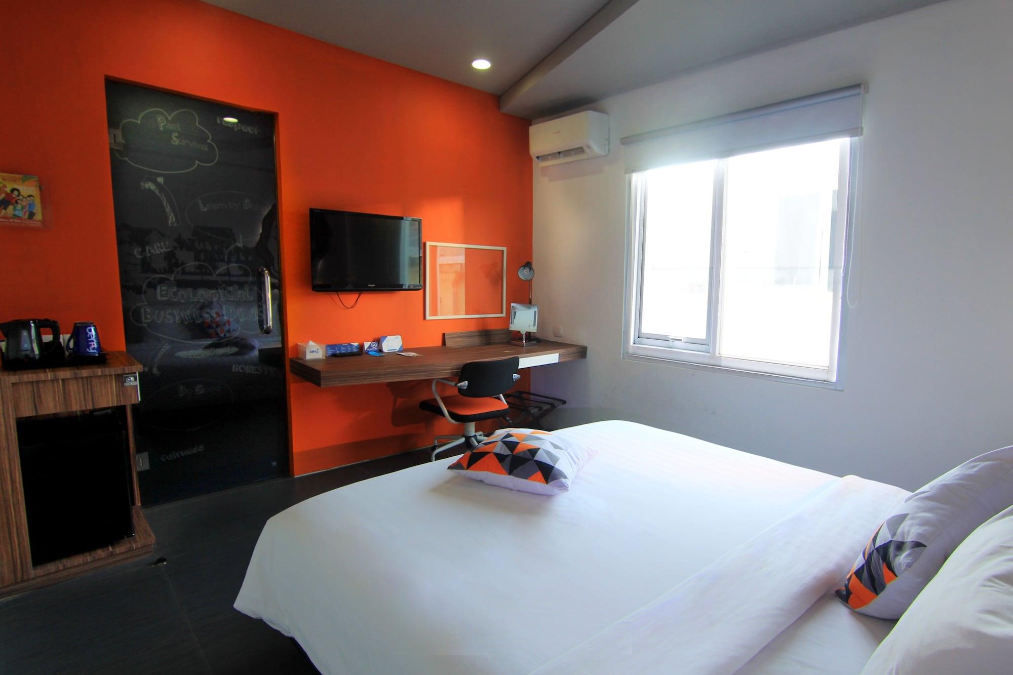 Berry Biz Hotel Seminyak  Bagian luar foto