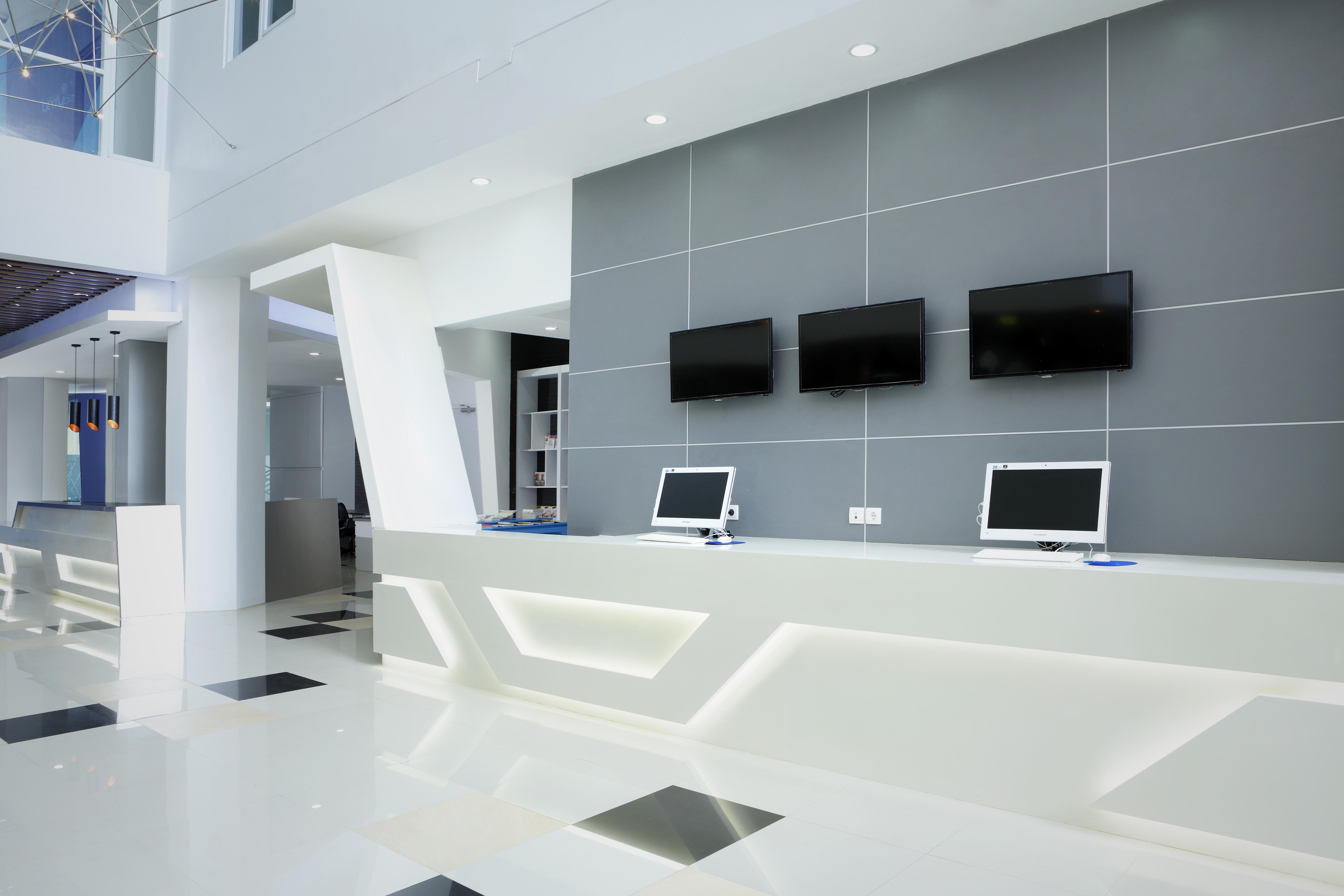 Berry Biz Hotel Seminyak  Bagian luar foto