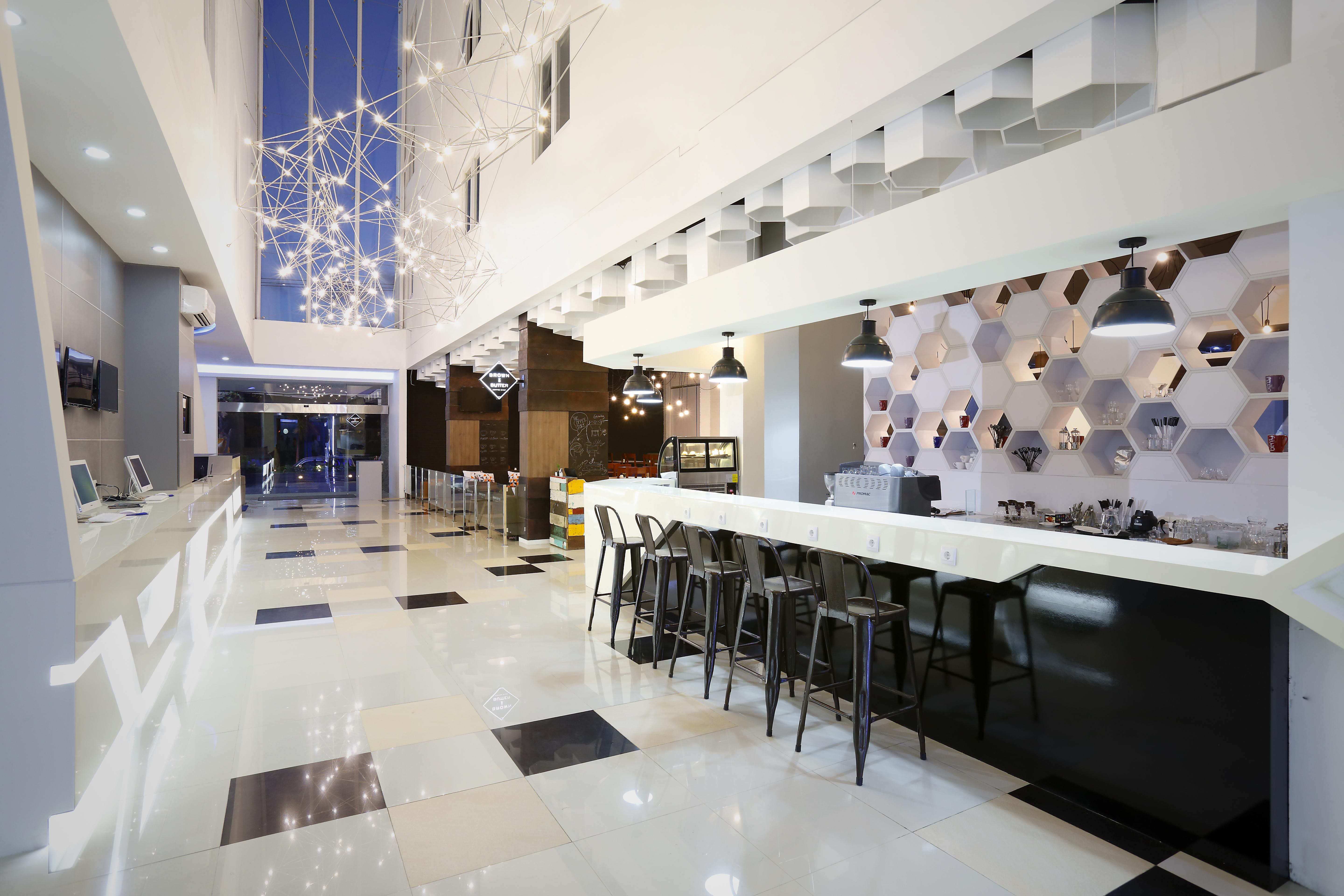 Berry Biz Hotel Seminyak  Bagian luar foto