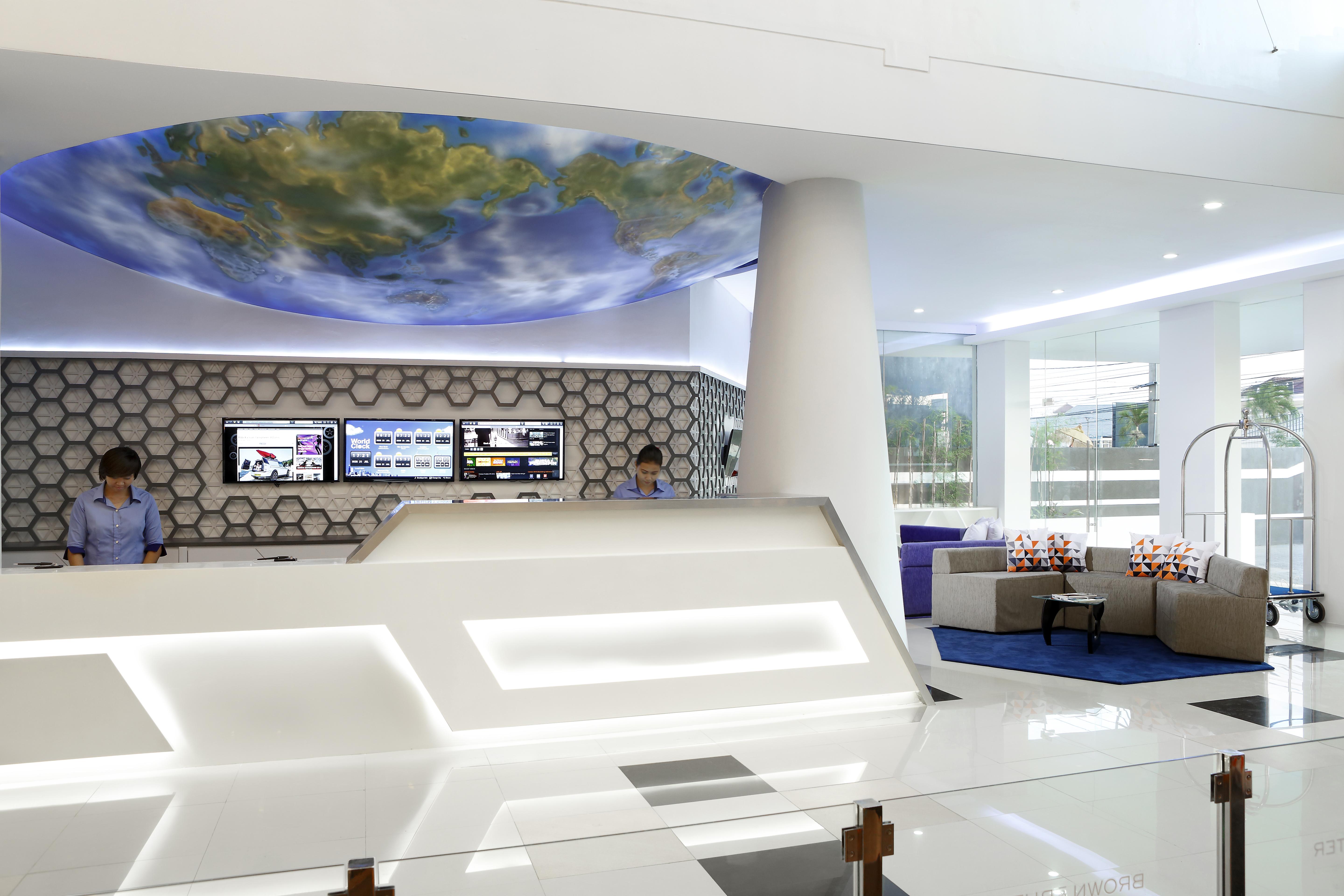 Berry Biz Hotel Seminyak  Bagian luar foto