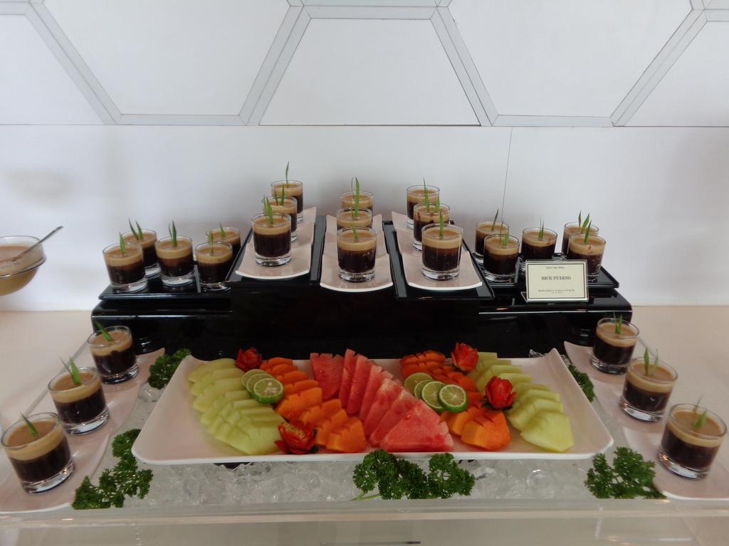Berry Biz Hotel Seminyak  Bagian luar foto